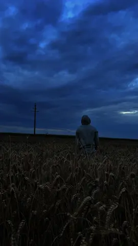 Alone🖤 . . . . . #alone #discipline #nature #motivation #recommendations 