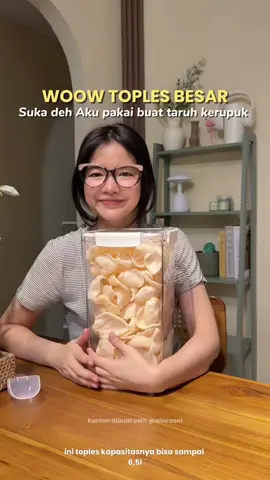 Salah atau barang favorit ku ini tempat  kerupuk , yang ternyata walaupun  cuma transparan  tp aesthetic loh.. tempat krupuknakunkapasitas 6,5L bahan plastik Pet .. aman kalau jatuh gk pecah 👍🏻