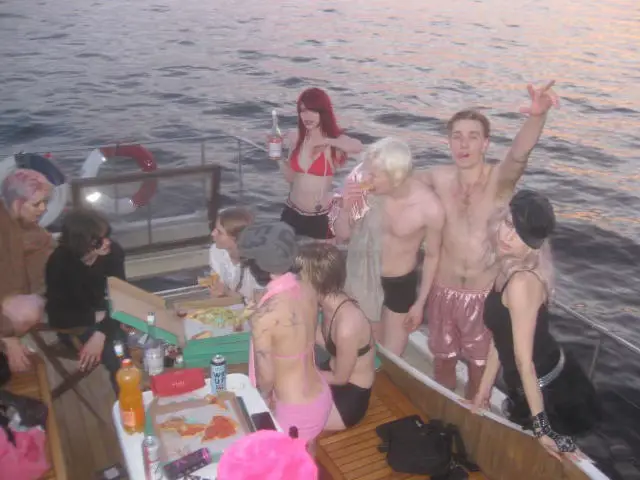 #kiss #Summer @Bluetooth_lord @♪☆sexxypanthera★♪ @qeyuioaoiuyeq @Idlike2fly 