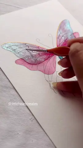 Who needs realism when you’ve got shimmer this magical? @littleheartcreates created this radiant butterfly using the Luminous Treasury Box—and each wing looks dipped in stardust. One brushstroke and you're hooked. #handmadewatercolors #shimmerywatercolor #paintmagic #artinspo #creativeenergy #aquarellfarben #schimmerfarben #künstlerbedarf #leuchtendefarben #malerei #aquarellemétallique #peinturemagique #fournituresartistiques #peintureàl'eau #brillance #waterverf #glanzverf #kunstmaterialen #zomeraquarel #magieschilderen