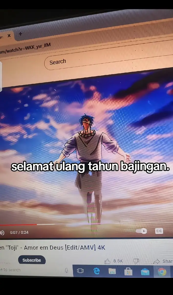 Hari ini ulang tahunku. Seharusnya ini hari yang spesial, tapi entah kenapa rasanya sama saja atau malah lebih sepi dari biasanya. Tidak ada kejutan, tidak ada kue dengan lilin yang ditiup sambil berharap sesuatu yang lebih baik. Hanya aku, sendirian, menatap layar ponsel yang sepi notifikasi. Dulu, ulang tahun selalu penuh tawa. Ada orang-orang yang mengingat, ada pesan-pesan panjang yang terasa tulus. Sekarang? Mungkin semua orang sibuk, atau mungkin aku memang tidak sepenting itu lagi di hidup mereka. Waktu berjalan, semuanya berubah. Aku berubah. Mereka berubah. Aku scroll media sosial, melihat orang-orang lain merayakan harinya dengan penuh kebahagiaan. Ada yang mendapat kejutan dari teman-temannya, ada yang dikelilingi keluarga hangat, ada yang tersenyum dengan seseorang yang spesial di sampingnya. Aku? Hanya bisa menatap layar, bertanya-tanya, apakah ada yang benar-benar ingat tanpa harus diingatkan?          #hbdforme bdforme #foryou #fyp #hbd  #semogafyp 