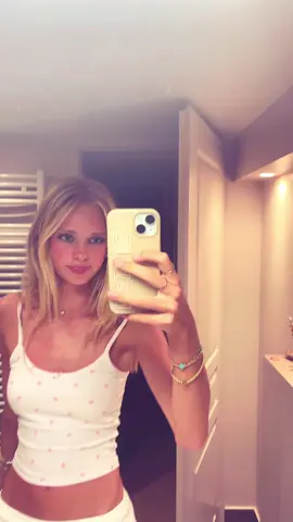 Slayayayayyy happy August ☝🏾☝🏾☝🏾#Summer #blonde #fyp #tiktok #viral 