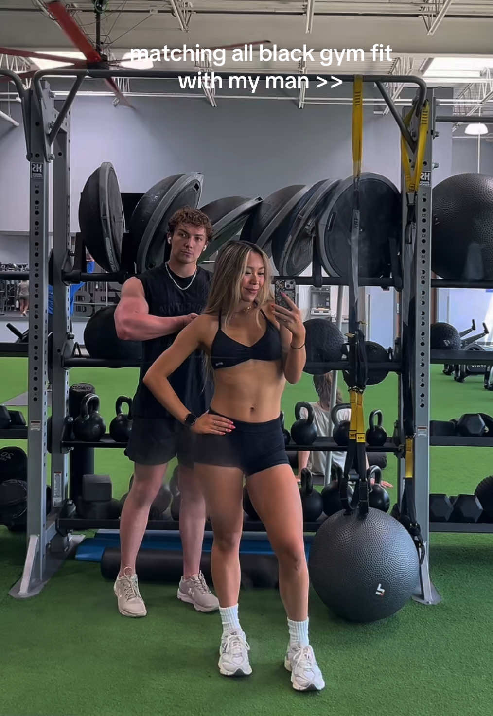 love a matching outfit with him🖤 #GymTok #gymrat #gymcouple #couplegoals #couple #gymrelatable #dfyne #OOTD 