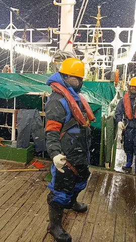 memasuki udara Dingin 🥶#foryou #berandafypシvirall #trending# 🇮🇩🇰🇷#berandatiktok #bismilahfypシ#kapalCumiKorea #bwi24jam 