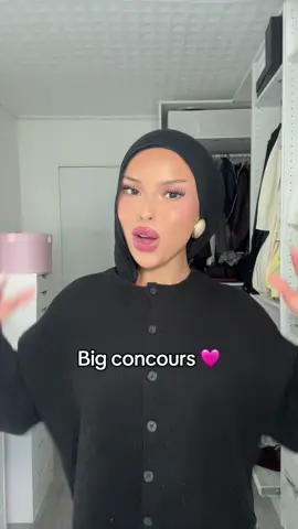 CONCOURS 🫣💖 pour participer c’est simple : me suivre sur tiktok / dis moi en com quel lot tu participes et like la vidéo! 2 autres concours sur ig et snap y sont actuellement bon courage 🩷🩷🩷🩷🩷🫣 #concours #makeup 