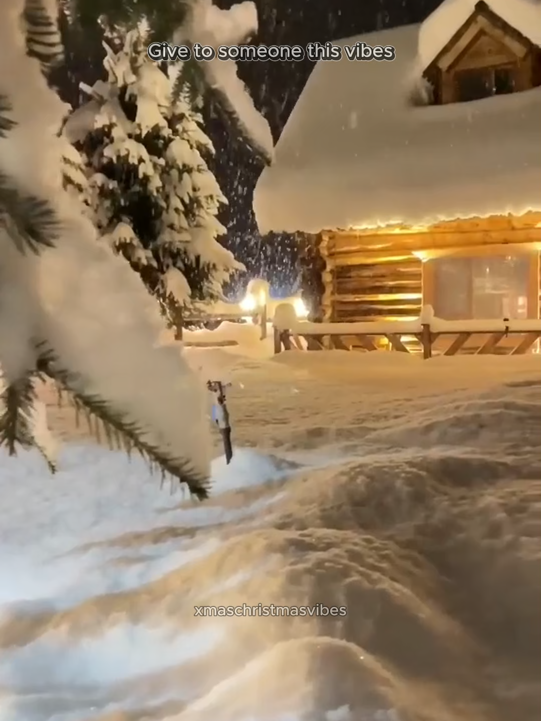 It's August 1st and I know you miss the snow#snow #xmas #wintervibes #christmasvibes #christmas #christmas2025 #viral #viralvideos