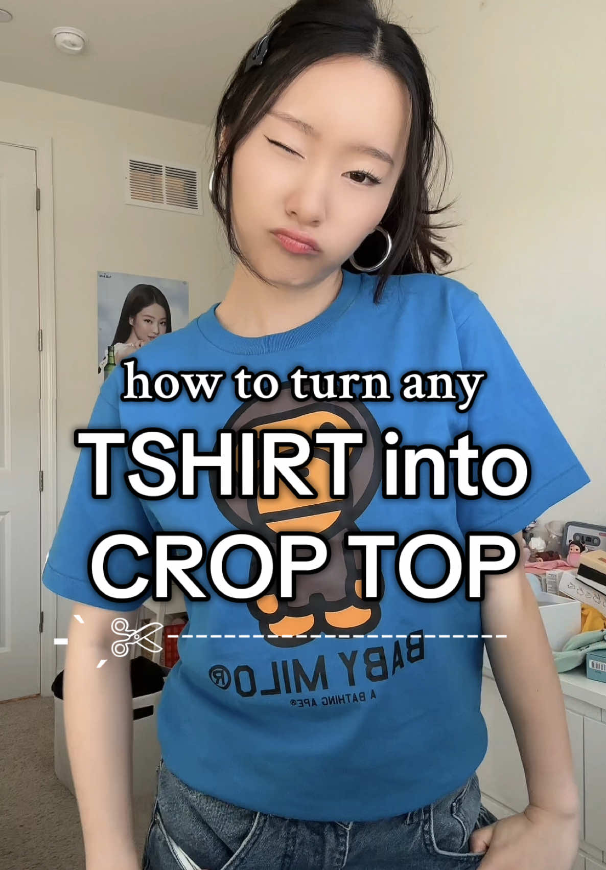 how to turn any tshirt into the perf CROP TOP! no cuts no sews just ur hands hunney 😝 #croptops #styletips #outfithacks #clothinghacks #OOTD 
