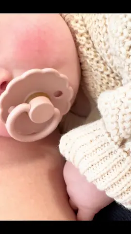a sound I want to remember forever 🥺 • • • • #dancechallenge #musictrend #tiktoksound #viralvideo #dancetrend #tiktokmusic #soundrecommendation #fyp #foryou #foryoupage #viral #trending #explorepage #tiktoktrend #tiktokchallenge #blowthisup #trendalert #baby #pacifier #mom #mama #momtok 