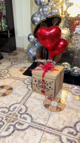 CAJA EXPLOSIVA 40x40  Regala amor en un recuerdo , cajas elaboradas a mano , con todas tus fotos y frases ❤️🥰#giamoños #osos #mariachis #teoyteisy #cumpleaños #cumpleaños #cajaspersonalizadas #amor #cajasorpresa 