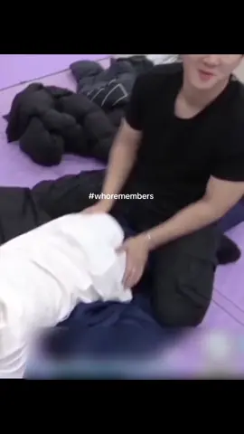it’s never too late to join the trend. #changlix #felix #changbin #bl #parati #changbinxfelix #boyslove #skz 
