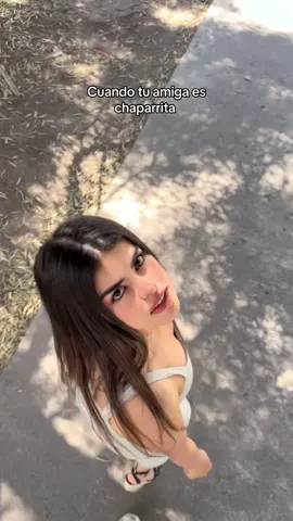 Cuando tu amiga es chaparrita no alta 😂 @JoannSe 