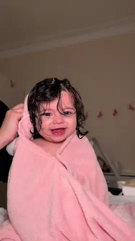 Liyana’s bed routine 💞✨ #babygirl #bedroutine #dyson #uk #hairgoals #babymodel #fyp 