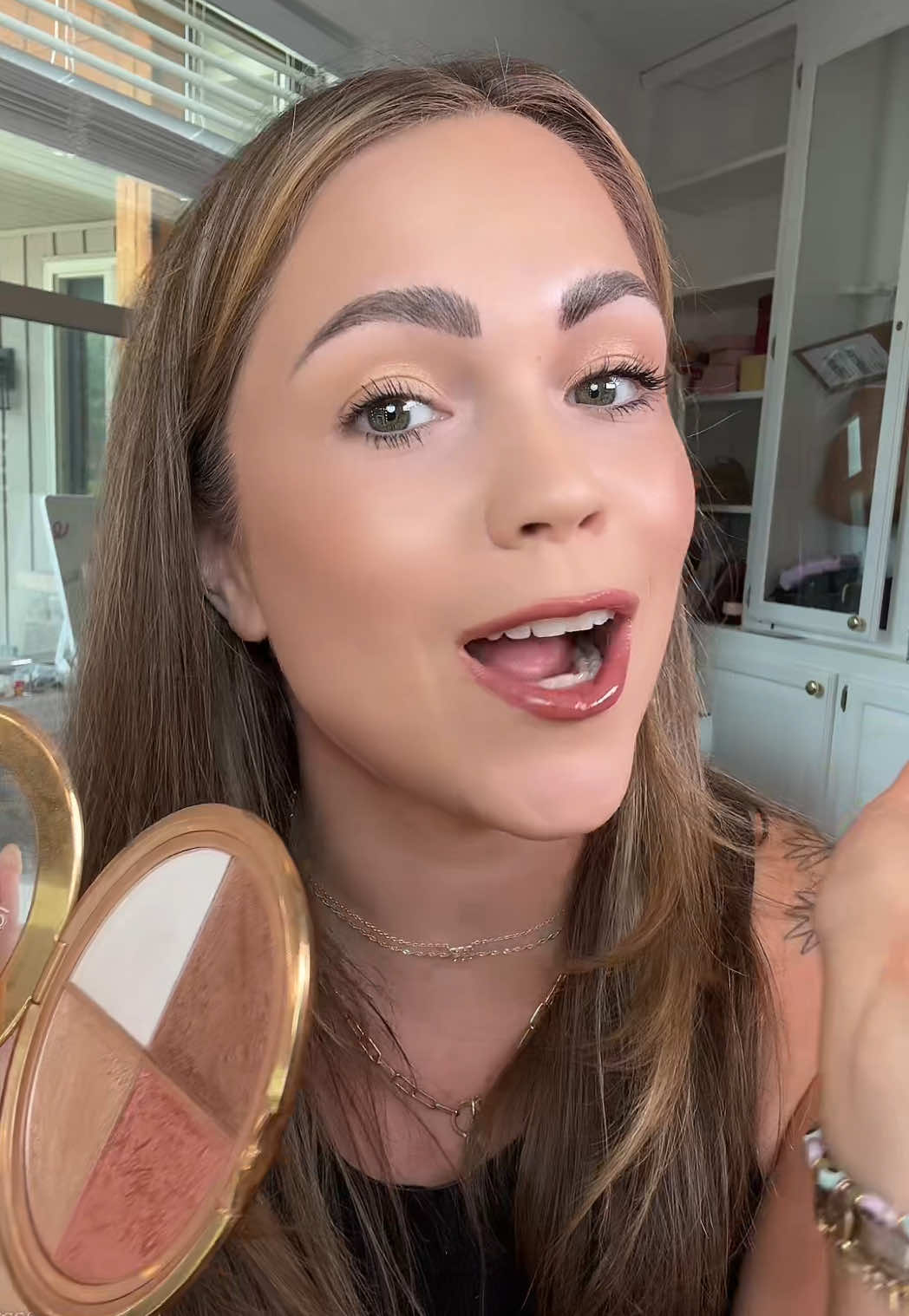 Lazy girl 2 minute full glam 🫢 @tarte cosmetics #tarte #tartecosmetics #tarteglowwardrobe #tartepalette 
