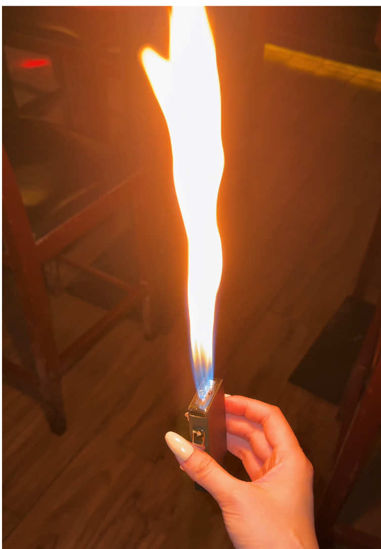 #fentysuperbrandday #lighter #shaking 