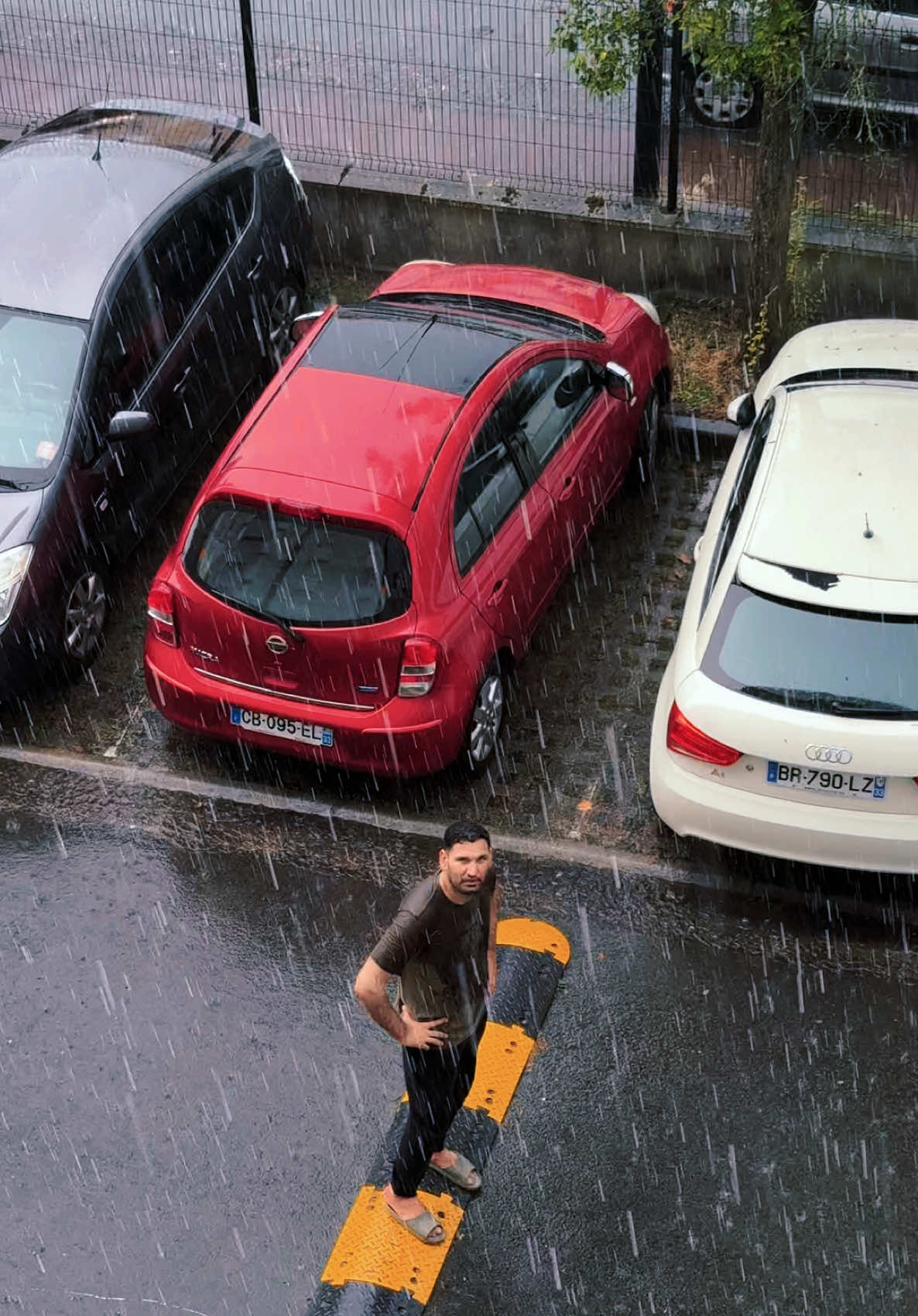 Wow what raining 🌧️🫶🏼🩷🥰 #fyp #tik_tok #foryoupage❤️❤️ #CapCut #videoviral @shah.zebakbar 