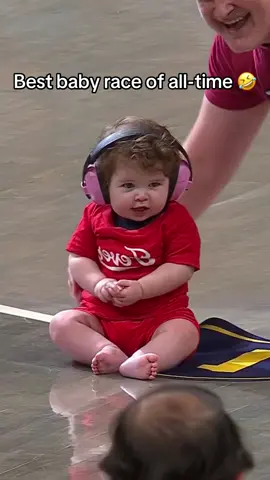 Halftime baby races never disappoint 💀😭 (@Indiana Fever) #babyrace #WNBA #indianafever 