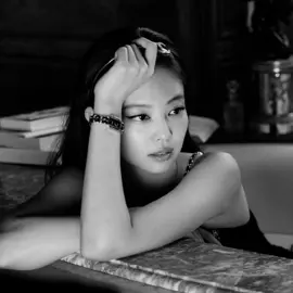 #JENNIE acabei de fazer minha unha pra amanhã, e mais tarde vou ir fazer a decoração ib:@taliy  #fyyyyyyyyyyyyyyyy #blackpink #fyp #foryou #naoflopa 