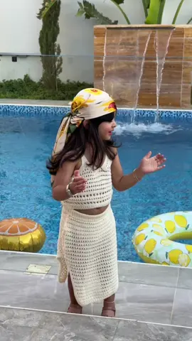 هالنتفه تتحداني عشان تدخل المسبح قبل الكل🤏🏼🤨   