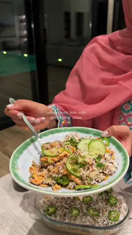 @Parfum.AE Shop Online 🫶🏼 #food #fyp #salmon #sushibake #highprotein  Ingredients: Egyptian rice ( I used about 2 cups) Quinoa ( for additional protein & fiber!) Salmon Japanese mayo Sriracha Sesame oil Soy sauce Chili infused olive oil Furikake or toasted sesame seeds with seaweed  Spring onion, chopped (green part only) Fresh jalapeños, diced Fresh coriander, chopped 1 Lime, juiced  1 Orange, juiced  Cucumber, thinly sliced Avocados, sliced Directions: For the salmon: Cook the rice with the quinoa and let it completely cool in a fridge. Add the cooked salmon to a bowl with Japanese mayo, sriracha, sesame oil, coriander, spring onion, jalapeño. Mix well. For the sauce: To a bowl, add orange juice, lime juice, soy sauce, chili infused olive oil, sesame oil, coriander, spring onion Assemble by coating the baking dish with sesame oil. Add the rice on the bottom, then the salmon mix. Layer cucumber and avocado and finish with another layer of rice  Top with jalapeño slices and furikake. 