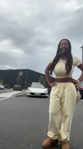 the Uggs have been pulled out bc it’s cold….