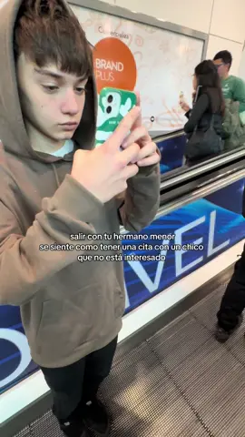 el no vive, SOBREVIVE con esas caras jajajajajaj @beny 