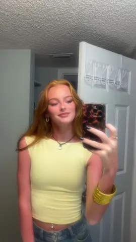 grwm at the beach ft my sunburn #grwm #makeup #beach #beachmakeup #sunburn #draft 