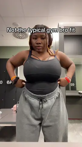 But she is cute 😌😌#fyp #foruyou #foryoupage❤️❤️ #forupage #gym #GymTok #bodytea #blackgirlmagic #strongest #viral #hotgirlsummer 