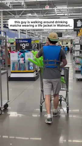 why is Walmart so cursed.. get SLAP - everyone is a target #seniorassassin #funny #prank #playslap #game #highschool #summergame #fyp