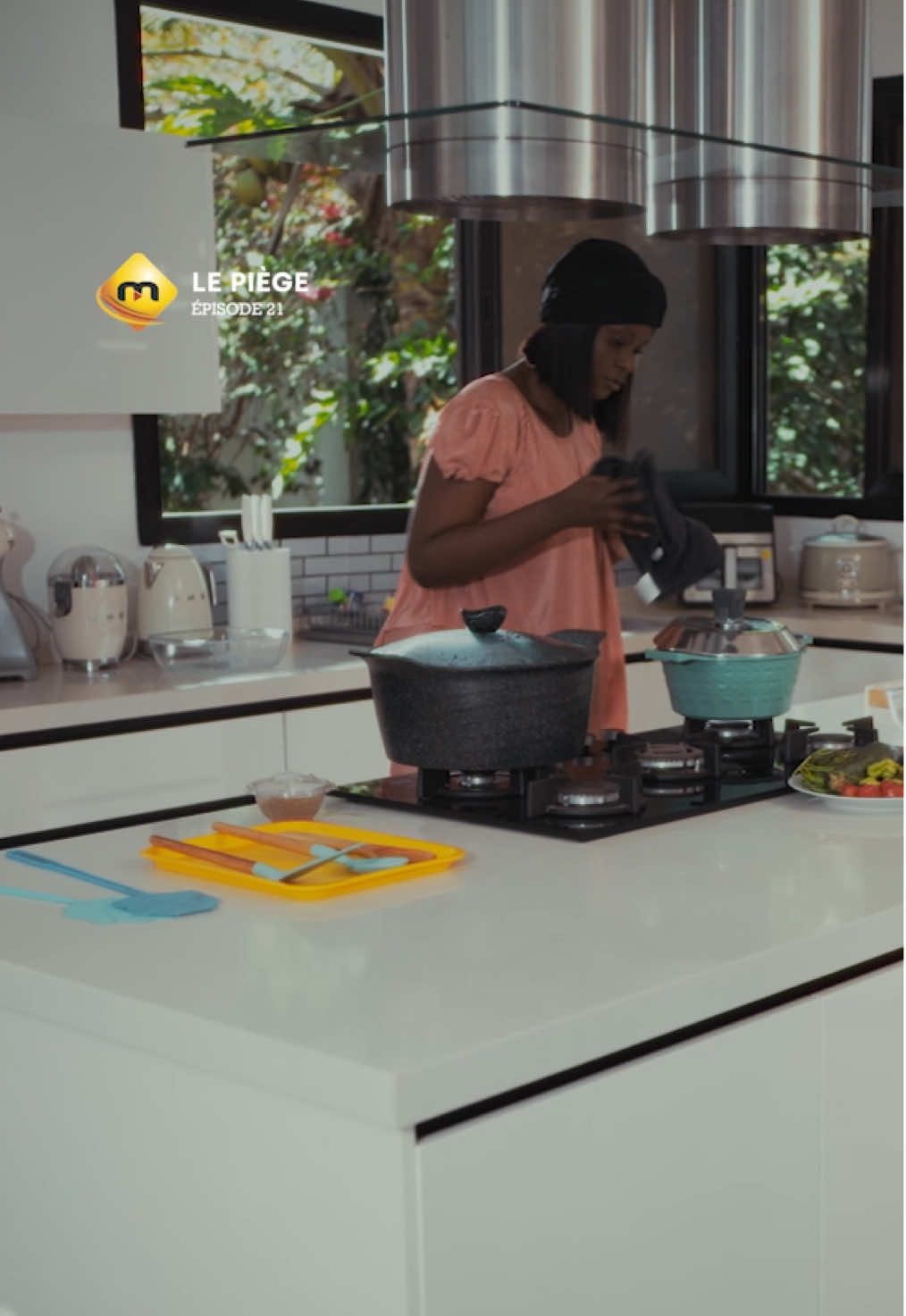 Elle s'est vite adaptée à la famille et à ses traditions.😍 Etodjé ? Vous connaissez ce plat ?🤔🤗 #marodi #marodiinternational #lepiège #diaspora