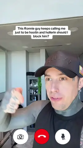 Idk who this man is but he needs to stop this 😔 #ronnieradke #ronnieradkeedit #ronnieradkeofficial #fallinginreverse #godisaweapon #fyp #fallinginreversefans 