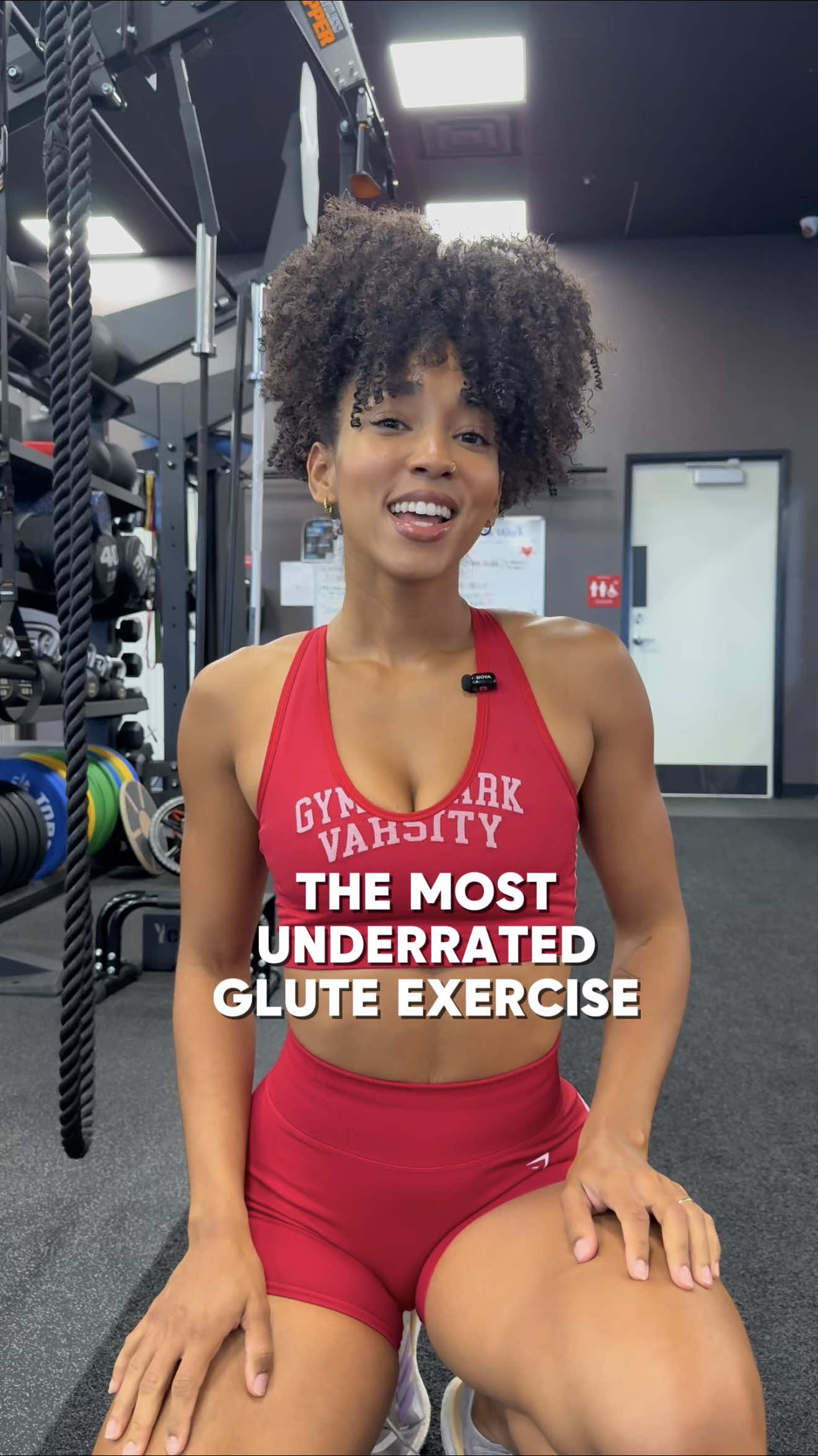 I’ve been doing side plank clamshells for years, and they still light up my glutes every time, especially that glute medius (aka the outer glute that helps keep your hips and knees happy).  It hits your core, glutes, and stability all in one. Simple, but so effective. Don’t sleep on this one!🙂‍↕️ #glutegains #glutes #gymtips #workoutforwomen #beginnerfitness #gymgirl #womenwholift 