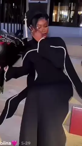 🏷️ 25mil 🎉#soulagertextil #ensemble #robe #hijab #senegalaise_tik_tok #fypシ゚viral🖤tiktok #tiktoksenegal🇸🇳 
