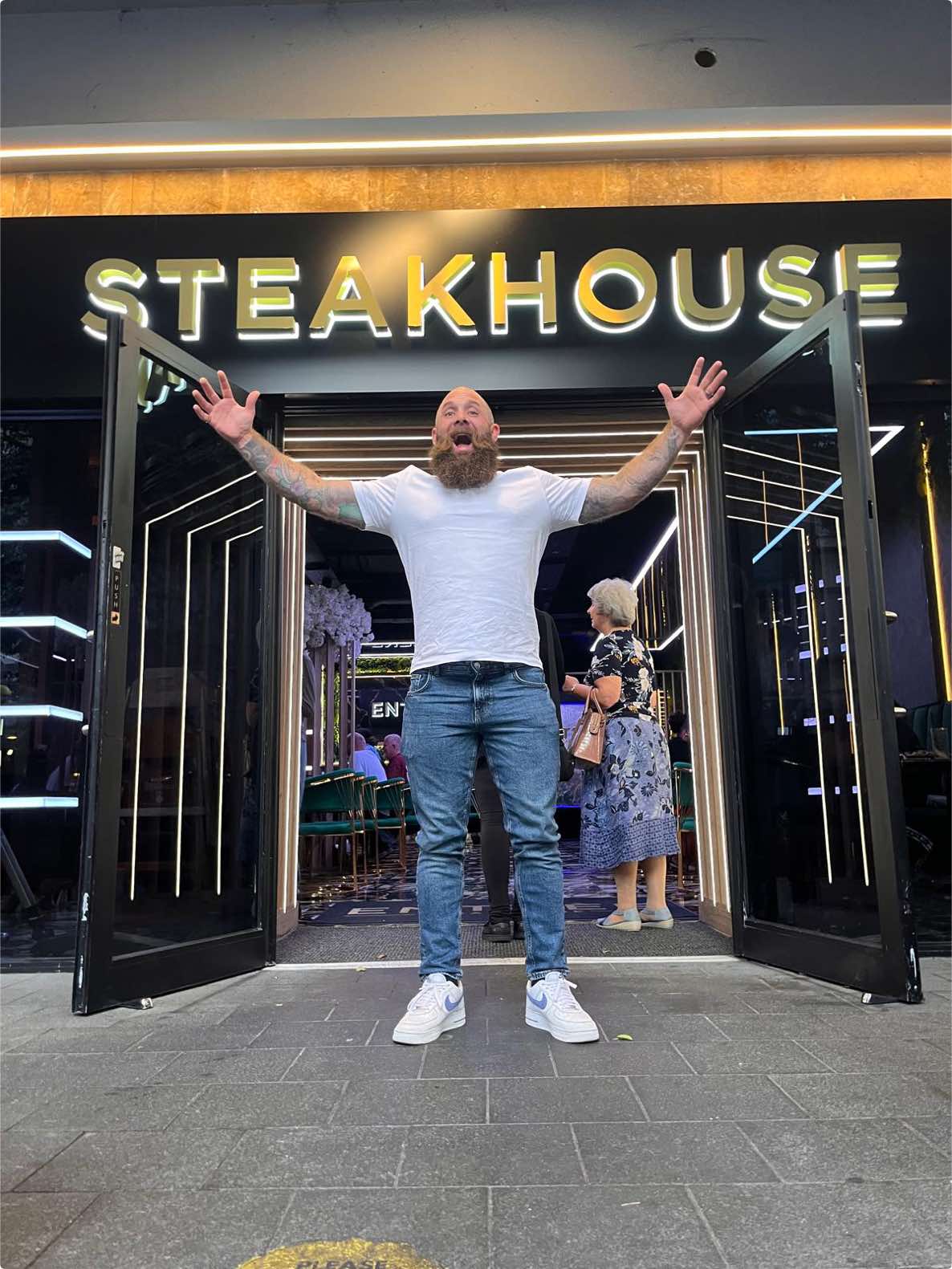 Best Steakhouse in Coventry? Your mate tried some nosh at Entrèe Steakhouse it it was 🔥 literally!  #beststeakhouse #steakhouse #coventrysteak #entreestreakhouse #entree #steak #tomahawk #foodreview #RestaurantReview #steakreview @ENTREE STEAKHOUSE 