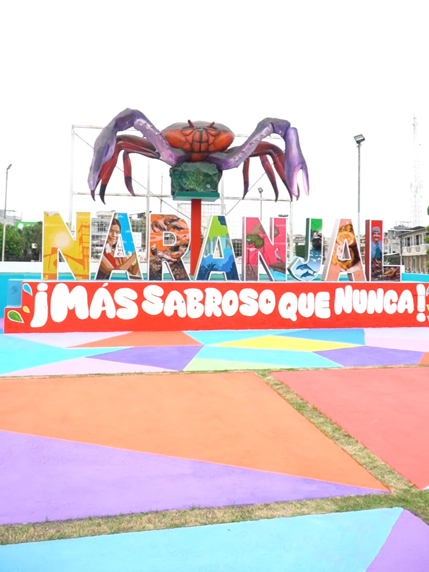 🦀🎶 Así va sonando el Festival del Cangrejo Rojo 2025 🎶🦀 La Av. Olmedo ya empieza a vibrar con los preparativos de uno de los eventos gastronómicos más grandes del país. ¡El Festival del Cangrejo Rojo 2025 se acerca y Naranjal está listo para hacer historia! Cada detalle se afina con dedicación para recibir este 3 de agosto, desde las 8:00 a.m., a los cientos de miles de turistas que vivirán junto a nosotros una experiencia inolvidable. 🥗 Estableceremos el récord mundial con la ensalada de cangrejo más grande del planeta, 🍽️ y deleitaremos a todos con más de 30 variedades de platos a base del sabroso crustáceo rojo. ✨ Naranjal lo vivirá más sabroso que nunca. ¡No faltes! #AlcaldíadeNaranjal #ContigoSiempre #Cangrejo #FestivalDelCangrejoRojo2025 #JuanCarlosRivera #Naranjal