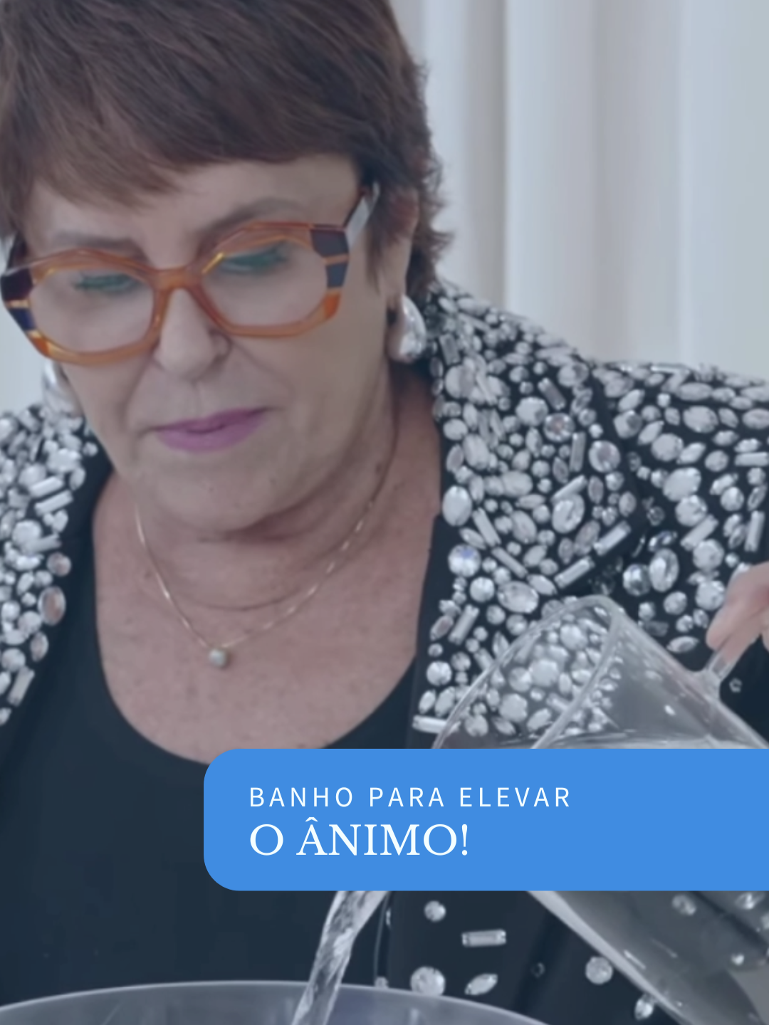 Este banho MARAVILHOSO vai dar um up no seu ânimo e afastar energias negativas! 💚 Corte do “Previsões com Márcia Sensitiva”, do @poddelas. #tiktoker #marciasensitiva #sensemarcia #conselhos