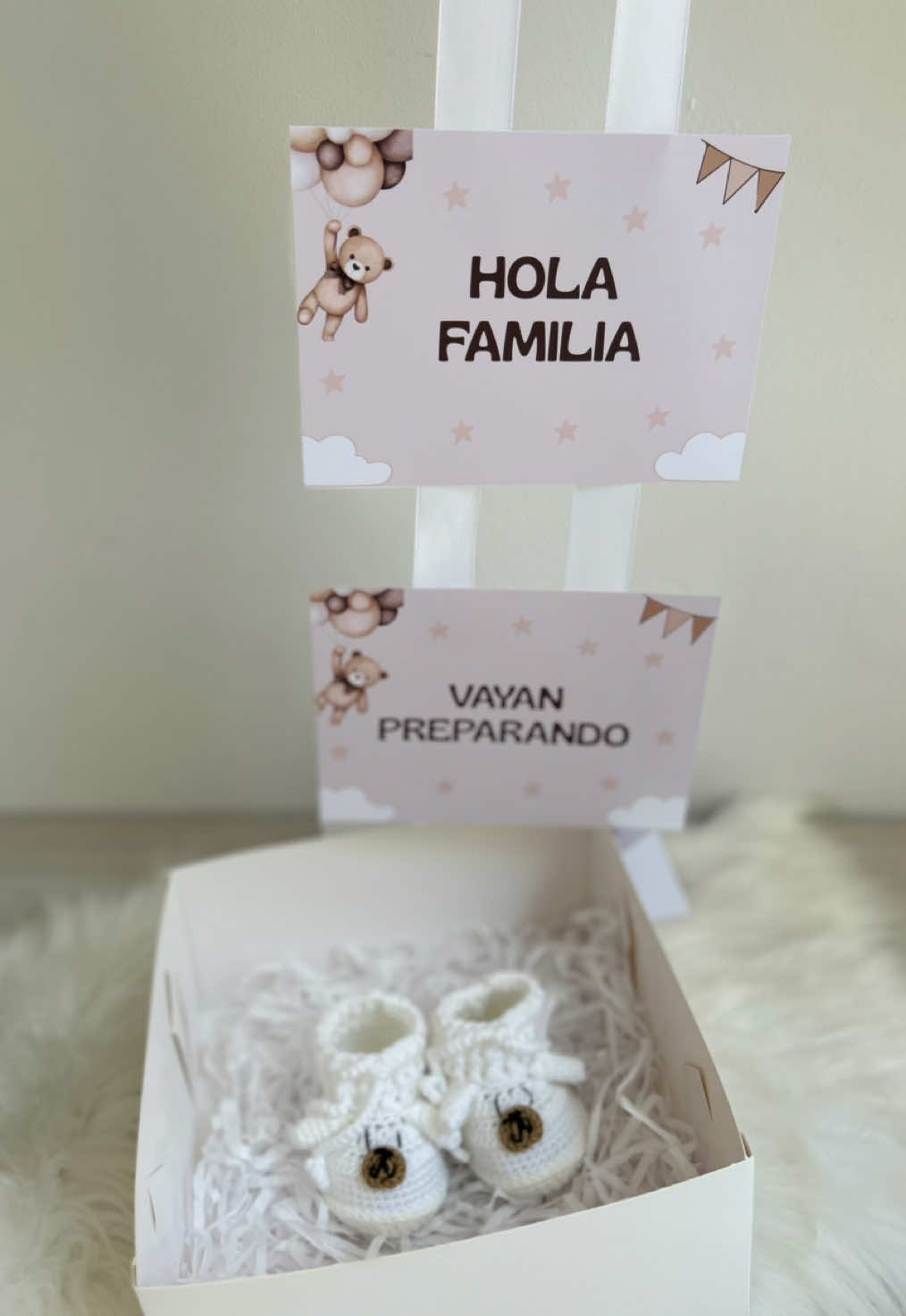 Hola familia🤍✨ Sorprende a tus familiares con nuestra voz con tarjetas personalizadas 🩷 #detallescali #cali #anunciodeembarazo #bebeencamino #cajasanuncio #anuncioembarazocolombia 