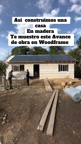 Te muestro este avance de obra de esta casa de madera que estamos construyendo en Bs As. 🏡🏡🏡🏡 #casasmodernas #construction #casas 