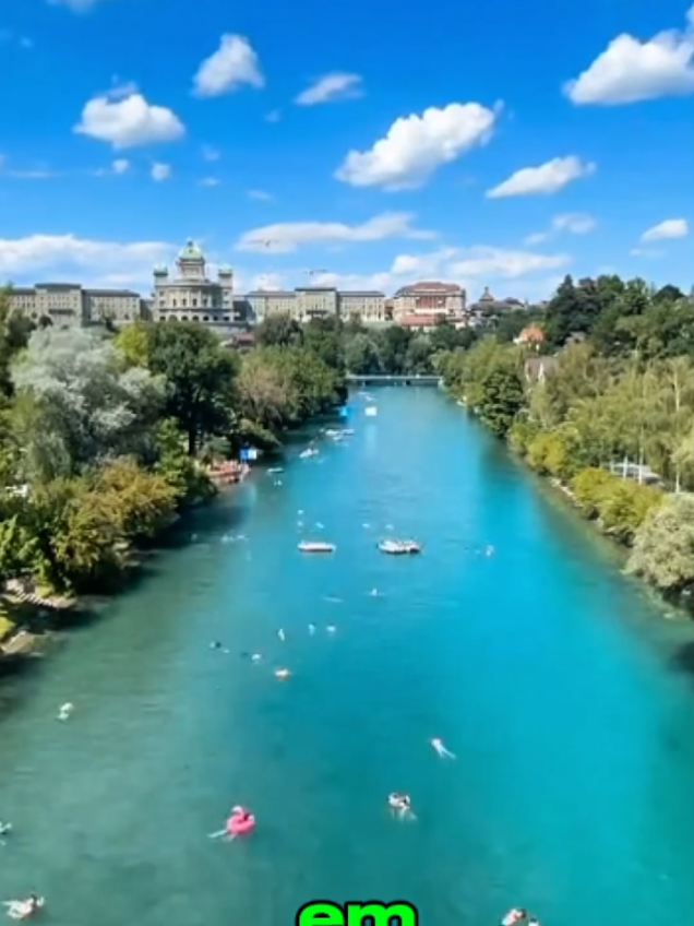 Eles vão para casa pelo rio! #suiça  #inacreditavel  #loucura 