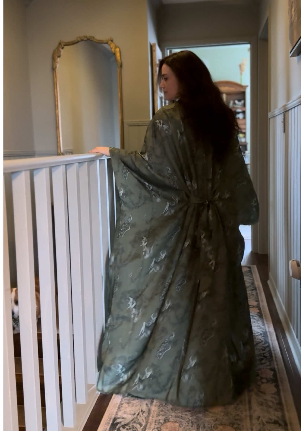 Olivia Crain mode activated 🥀 Who’s ready for fall?  I’m unintentionally doing a little series of my favorite comfort shows and though this is a ghost story I absolutely adore it. 🖤 #hillhouse #netflix #victorian #hauntingofhillshouse #spooky  #spookyseason #blymanor #hauntingofblymanor #vintagestyle 