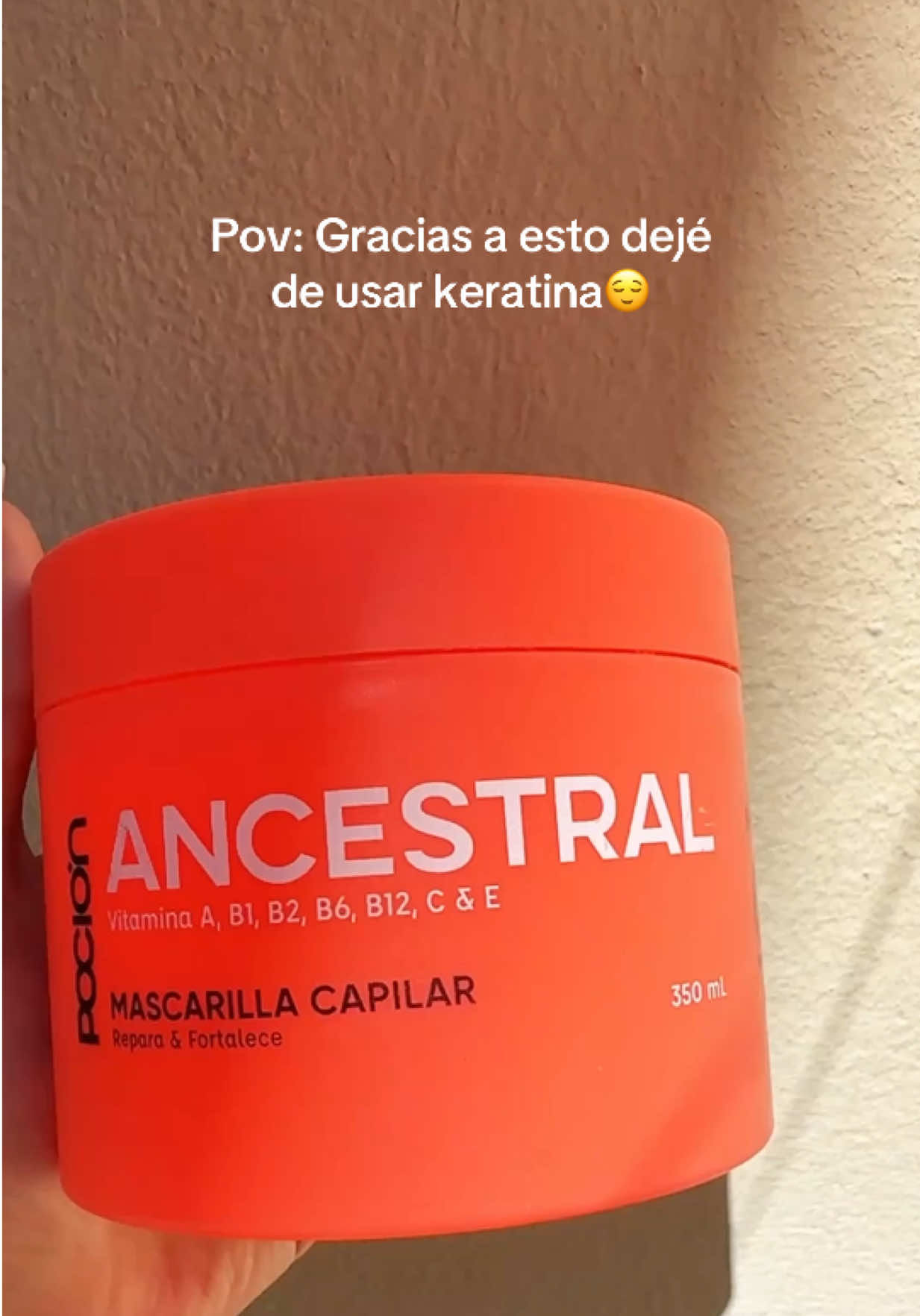 Muchas veces pensamos que la keratina es la solución al cabello sin vida, pero tal vez lo que le hace falta a tu cabello es una buena rutina de reparación. La reina de la casa, Ancestral le devuelve la vida al pelo seco y sin forma protegiéndolo de daños futuros.😍#tipscabello #cabellolargo #keratina #ancestralpocion #livestory #beauty #cabellosano #cabellohidratado 