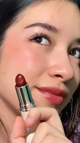 BB Glaze Lipstick Black Cherry - Farmasi, balsamo con color intenso para todo tipo de ocasión 🍒❤️ #farmasi #beauty #makeup #grwm #productos #labial 