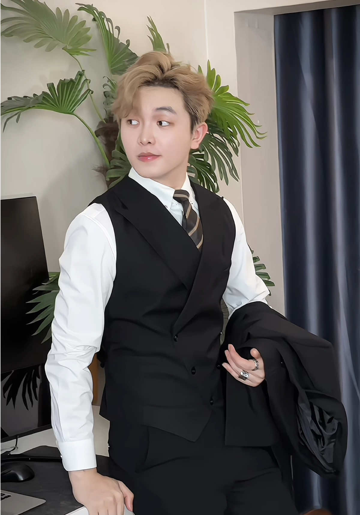 liêm tổng mặc gì cũng đỉnhhh #myoutfit #outfit #outfitideas #hoangkhanhm81 #NVNM #nvnm_k6_nhom_11 