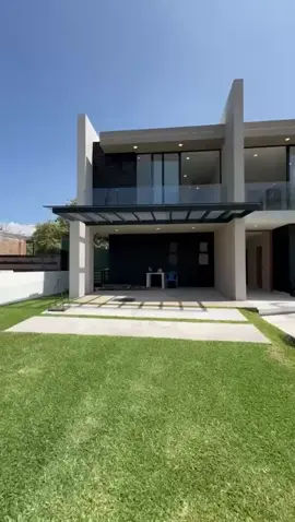 Tenemos un amplio catálogo de Casas en Lomas De Cocoyoc! #housetour #realstate #hogar #render #morelos #arquitectura #lomasdecocoyoc 