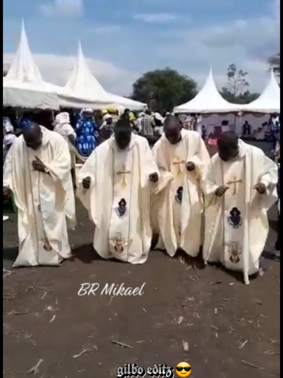 Proud🤸‍♂️😌 Catholics🙏🏼 where are u ⁉️ #fyp #catholic #ugandatiktok🇺🇬 #kenyantiktok🇰🇪 #kenyantiktok🇰🇪 #edits #goviral #challenge  @DJ FACEBOOK @BIMSGRAPHY @Father Anthony Musaala🔥 
