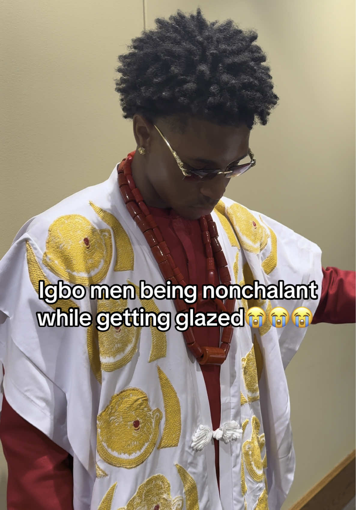 Why don’t Igbo men smile while getting glazed😭😭😭 #fyp #igbo #igbotiktok #igbomen #glaze @userdrew 