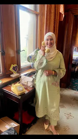 Only I’d turn up in Shalwaar Kameez (Pakistani Attire) on Yorkshire Day 😎🕌 But hey, perfect fit—hosted by Bradford: City of Culture 🎉🏙️ Found a vintage phone in the Mayor’s parlour ☎️📞 Dialling 999 back then? Might as well send a pigeon 🕊️😂 Top-tier banter with Ian 🎩👒 Hat swap game STRONG 💁‍♂️🤠 Big love to the Rotherham Civic Dream Team 💪💛 Couldn’t do it without you legends! 🙌✨#MayorofRotherham 