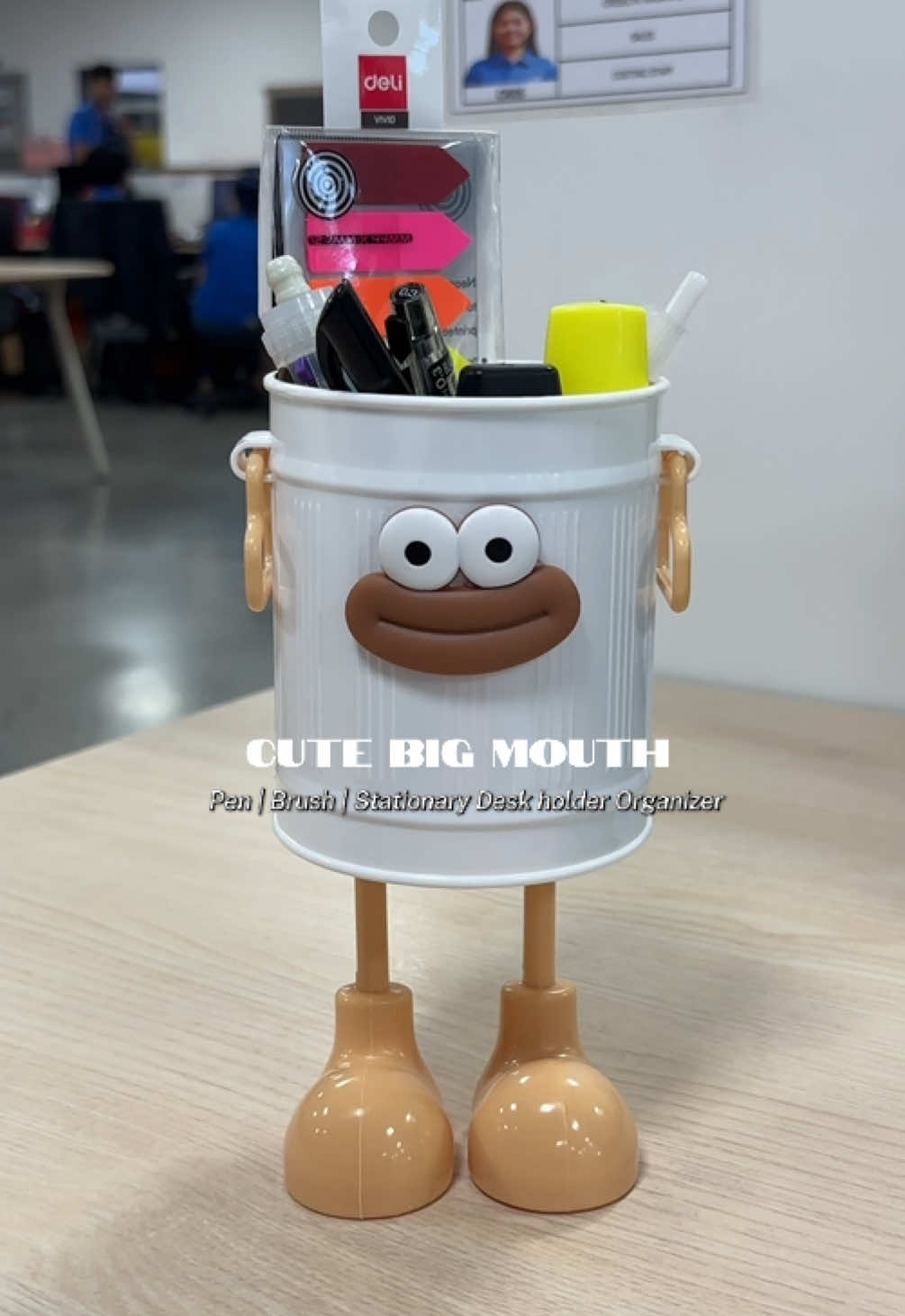 Cutie big mouth desk holder. Pen, brushes and stationary stuff perfect. #stationary #penorganizer #stationarysupplies #pencilorganizer #deskorganizer #officestuff #deskaesthetic #deskpencilorganizer 