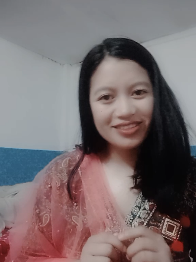 tren re Nita #foryourpage #hilemuser Aas गर्दिन Europe PR ko लाने भए लैजाऊ कान्छा रैछौ लाउरे पल्टनको🥀🤎 