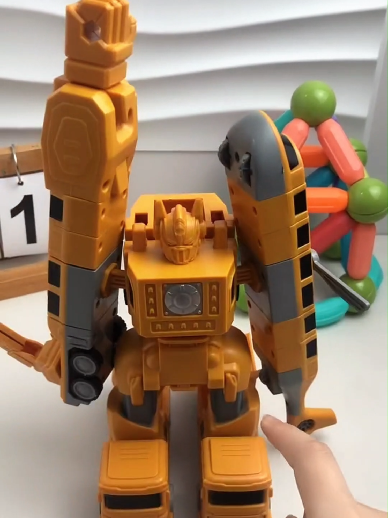 Kereta Magnet yang Boleh Jadi Robot – Dua Fungsi, Seru Giler! 🚗🤖#magnetic #STEM #TransformingToys #cartoys #fpy#robottoy