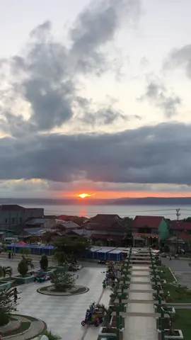 melanjutkan hidup di tempat ini #salakan #banggaikepulauan #fyp 